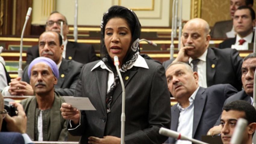 نشوى الديب لـ الرئيس السوداني: حلايب وشلاتين مصريتان.. و حديثك استهلاك إعلامي