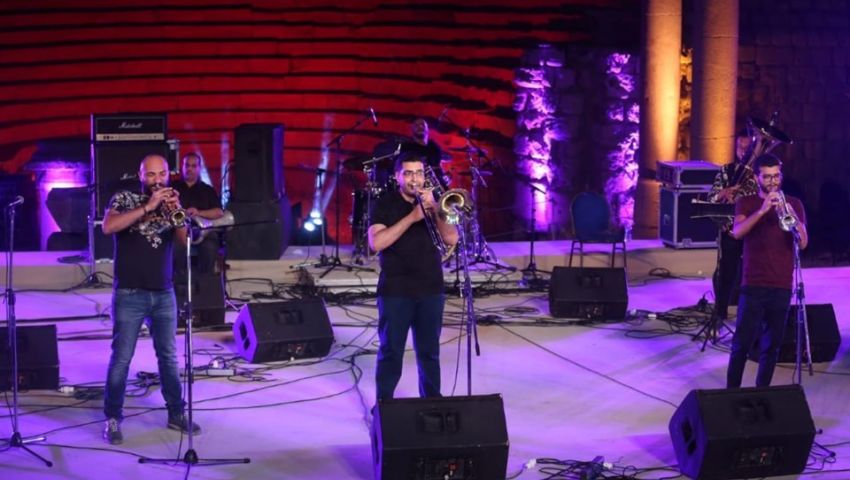 100 سنة مزيكا.. «التراث والموال» يمتع جمهور الروماني