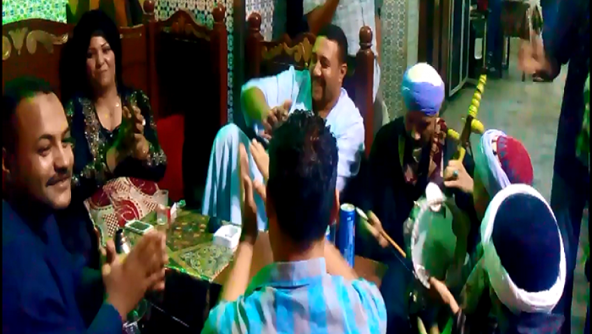 بالفيديو.. السحور بالحسين.. طبل ورقص 