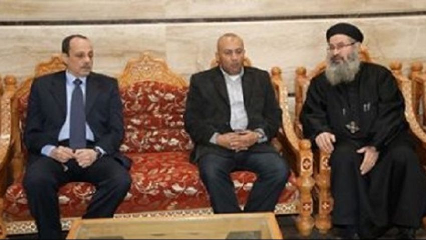 محافظ المنوفية ومدير الأمن يقدمان العزاء فى ضحايا الكنيسة البطرسية بمطرانية شبين الكوم