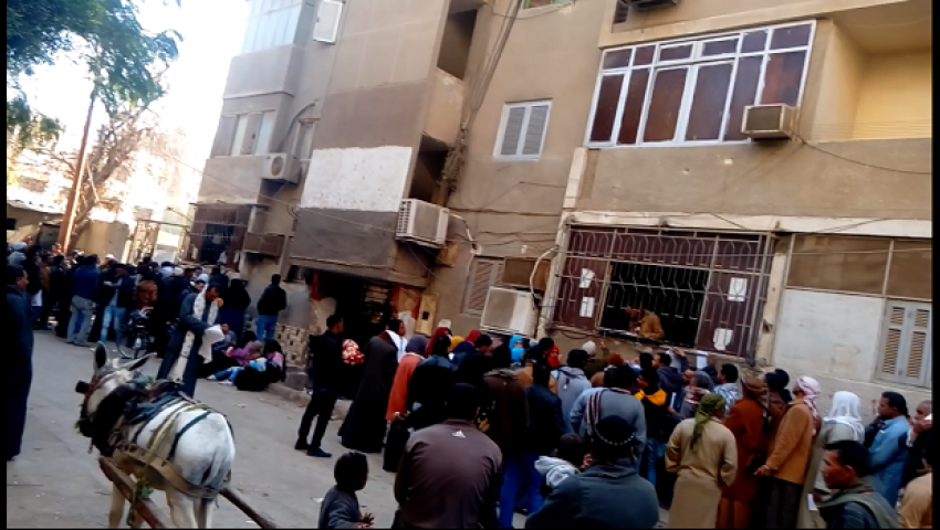 بالصور|زحام ومشاجرات أمام مراكز المعلومات بالمنيا