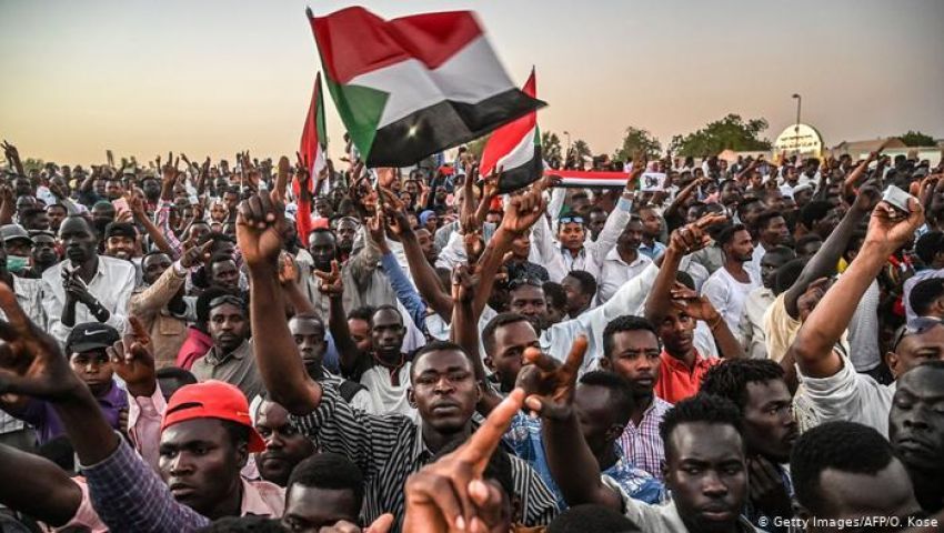 بالعصيان والمليونيات.. هل تجبر الحرية والتغيير عسكري السودان على التنحي؟