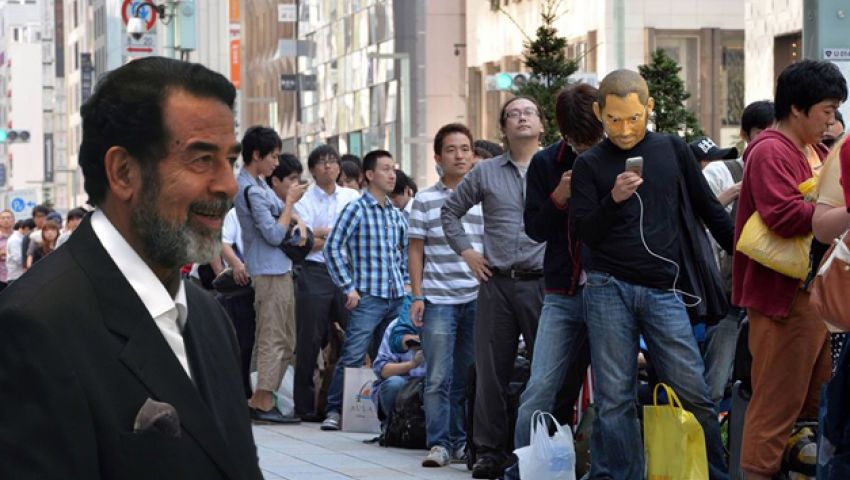 آبل لأحد زبائنها: إثبت أنك لست صدام حسين