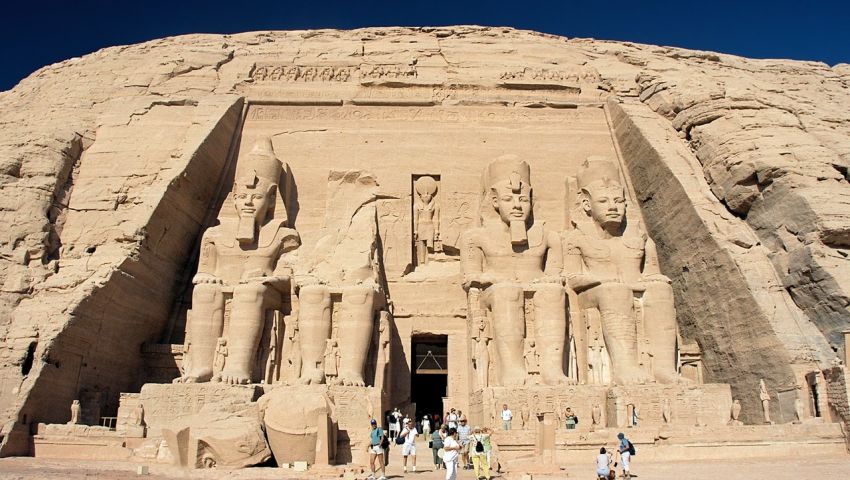 الجارديان: السياحة المصرية مازالت تترنح ولكن هناك أمل