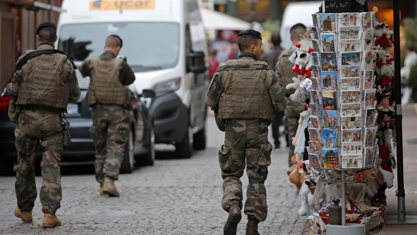 اعتقال 8 أشخاص ضمن شبكة لتهريب المهاجرين في فرنسا