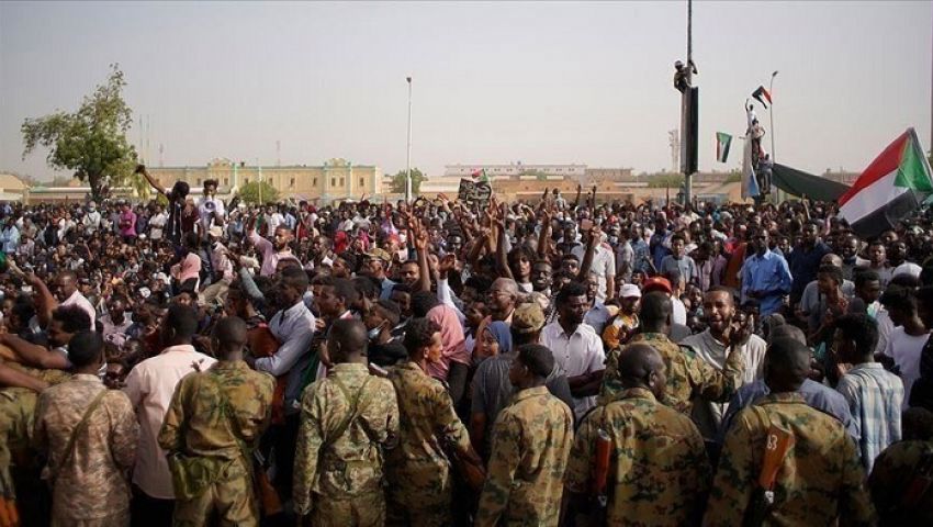 السودان.. غلق 3 جسور لمنع عبور المتظاهرين إلى الخرطوم