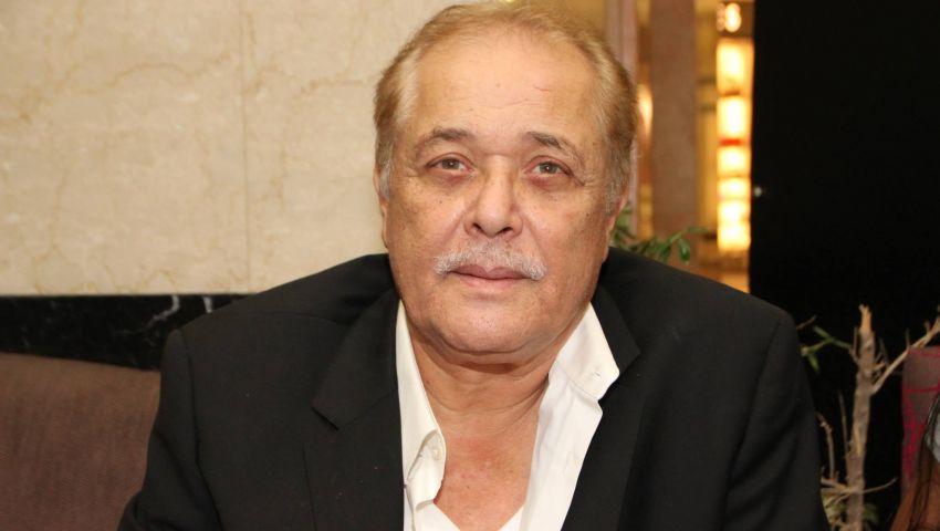 فيديو| مدحت العدل ناعيا محمود عبد العزيز:أوراق الفن المصري تتساقط