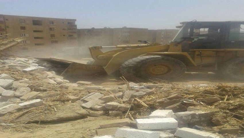 إزالة تعديات على أراضي أملاك الدولة بمركزي الغنايم وأسيوط