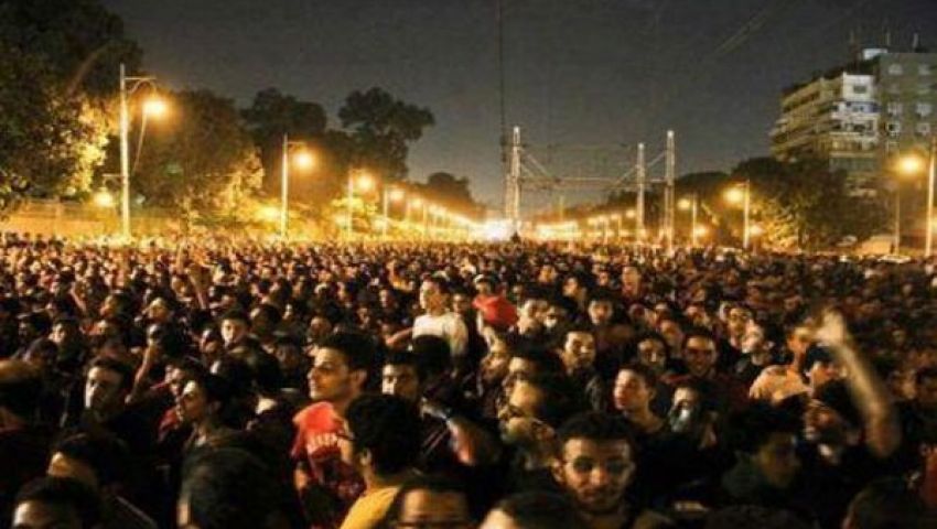 تدفق الآلاف أمام الاتحادية للمطالبة برحيل مرسي