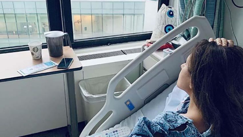 بالصور| ورم بالوجه وعملية جراحية فى أمريكا.. تفاصيل مرض نيللي كريم