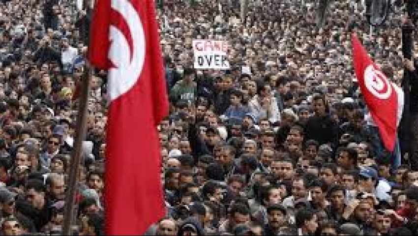 محلل تونسي يستبعد انتقال عدوى ما يجري بمصر لبلاده