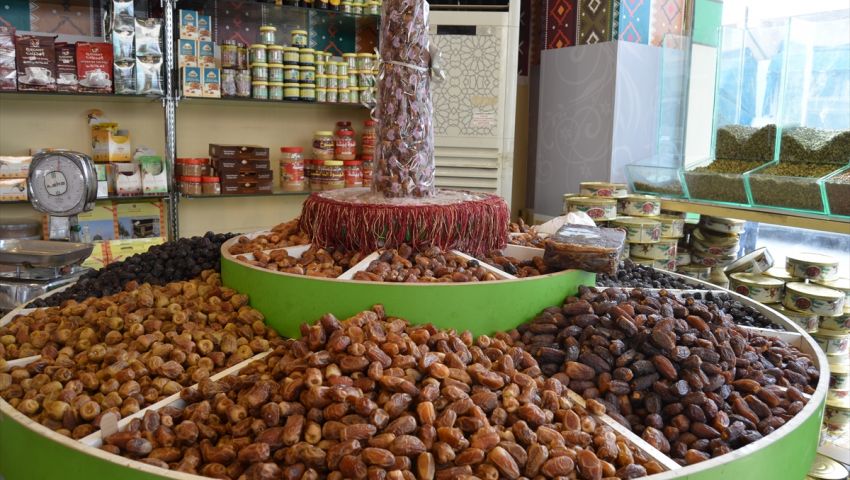 بالصور| رمضان ينُعش تجارة التمور في مكة المكرمة