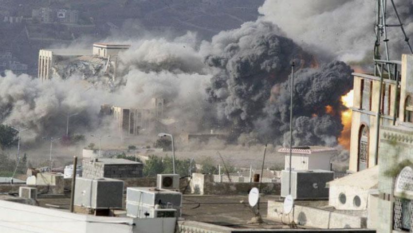 مقتل 11 شخص في تفجير انتحاري وهجوم بالأسلحة جنوب اليمن