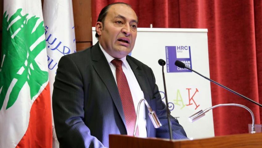 سياسي لبناني يتحدث عن تفجيرات الجنوب وصراع السلطة واعتذار «أديب» (خاص)