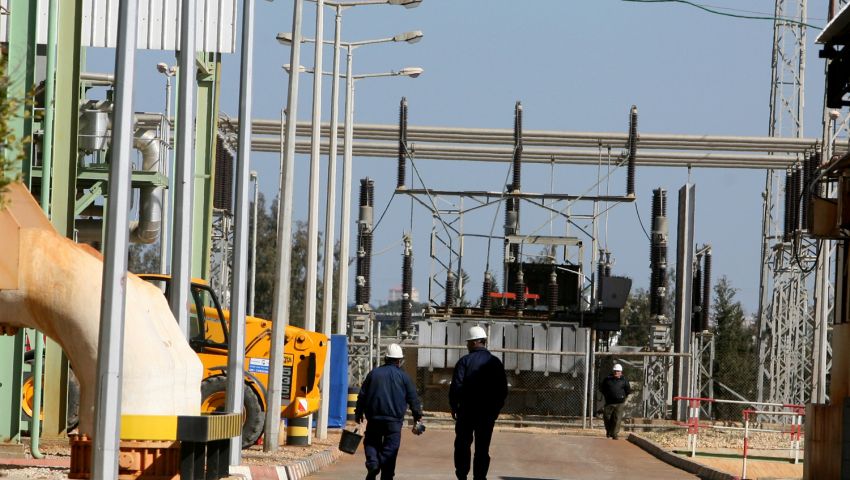 الاحتلال يرفض طلب السلطة وقف اقتطاع ثمن كهرباء غزة