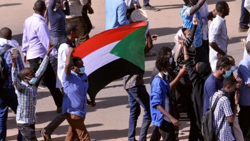 استمرار العصيان المدني في السودان لليوم الثالث.. فيديو وصور