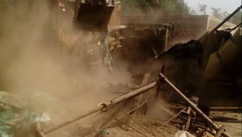 الجيزة.. إزالة 15 كشك و 241 غرزة بحرم الطريق العام