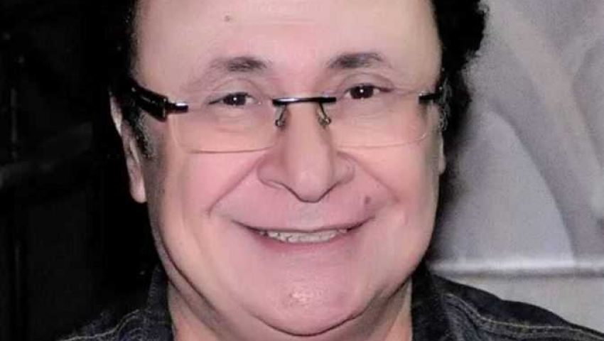استغاثة عبر السوشيال ميديا.. تطورات الحالة الصحية للمخرج مراد منير