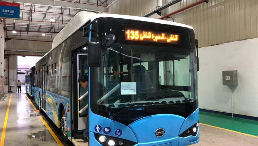 صور| يعمل بالبطاريات.. الإسكندرية تتسلم 14 أتوبيسا كهربائيا من الصين