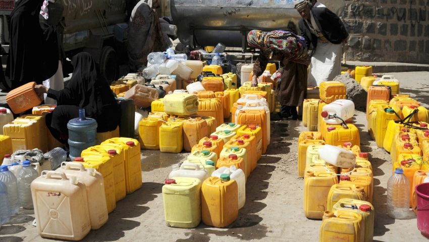 أكثر من نصف المرافق الصحية تضررت من الصراع في اليمن