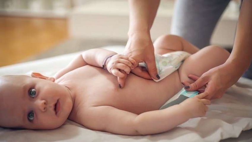 حفاضات الأطفال «المسرطنة».. مخاوف شعبية وتحركات برلمانية