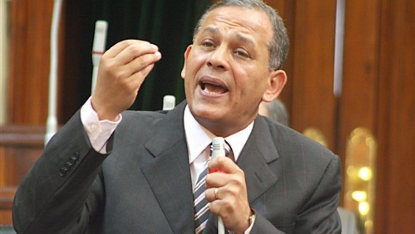 لهذه الأسباب.. «السادات» ينسحب من الحياة  السياسية