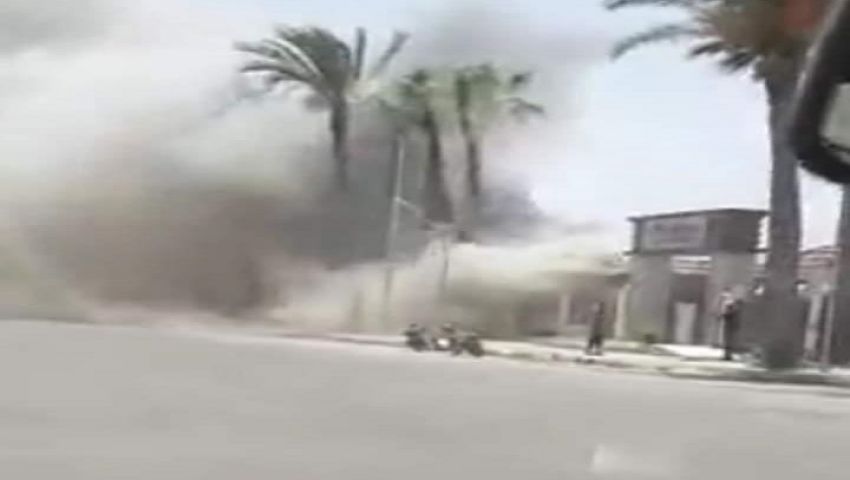 بالصور| بسبب انفجار أسطوانات الغاز.. حريق هائل في مجمع مطاعم برأس البر