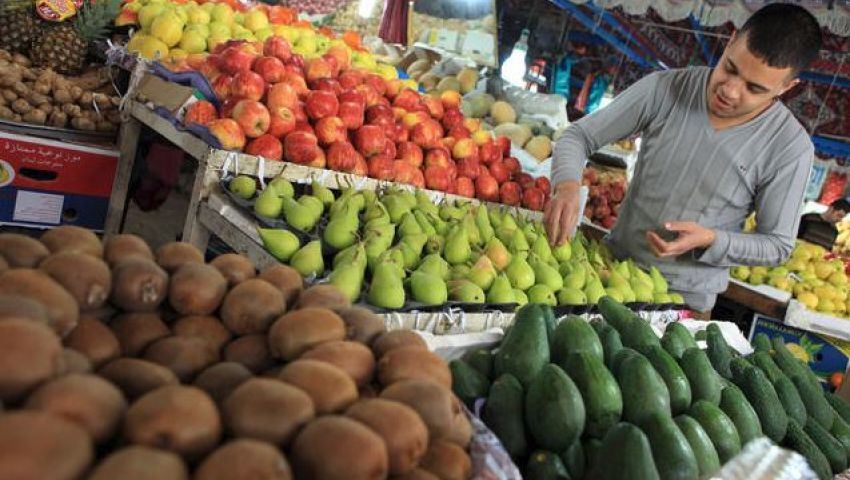 أسعار الخضار والفاكهة بالأسواق| الطماطم تسجل 6 جنيهات والبرقوق 20