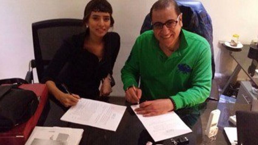 زينة بطلة أرض النعام فى رمضان