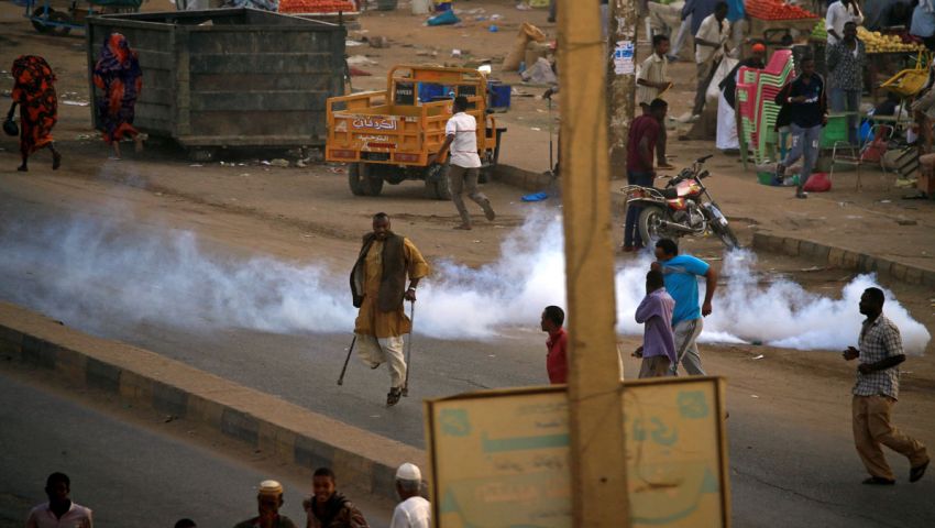 رغم إعلان الطوارئ.. اندلاع احتجاجات ليلية في الخرطوم
