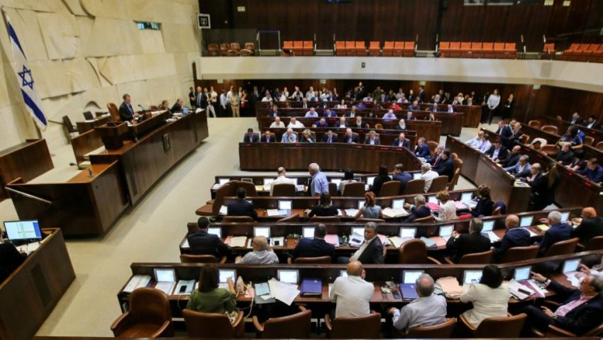 عشية انتخابات الكنيست.. الصراع يحتدم بين «الليكود» و«كاحول- لافان»