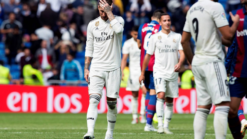 ميركاتو ساخن في الميرنجي.. بيريز يخطط للإطاحة بـ 10 لاعبين من ريال مدريد