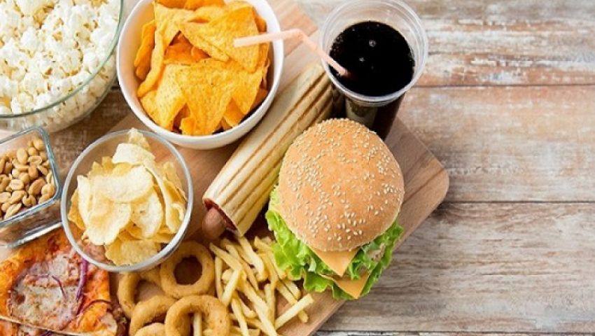أطعمة وعادات غذائية تسبب السرطان.. تعرف عليها (فيديو)