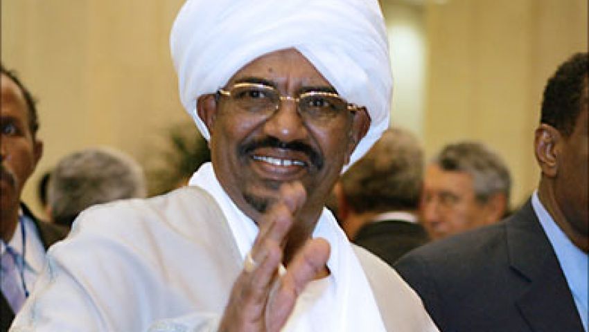 البشير يدعو لمزيد من التعايش الديني في السودان 