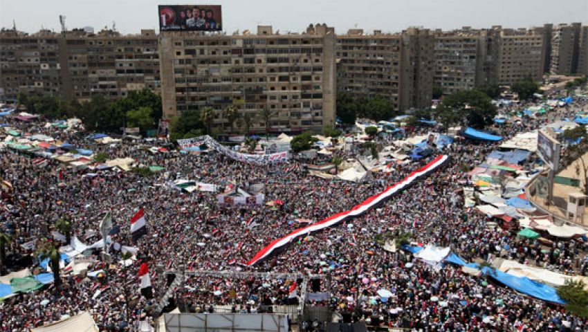 فوضناك يا سيسي و ارحل يا سيسي.. حرب غنائية