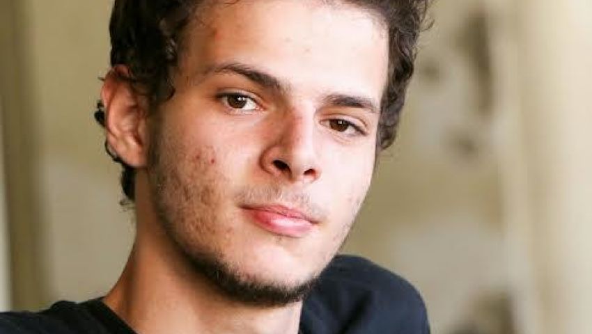 محامي المصور عمرعادل: اتهام موكلي بالانضمام لجماعة الإخوان