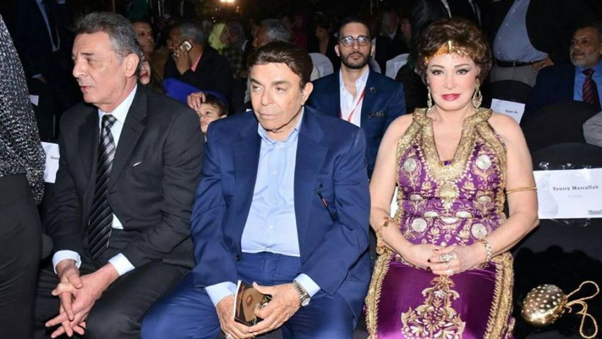 بالصور| مهرجان الأقصر السينمائي يُضِيءُ معبد الكرنك