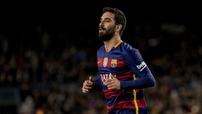 ثلاثة بدائل أمام برشلونة لتعويض رحيل توران