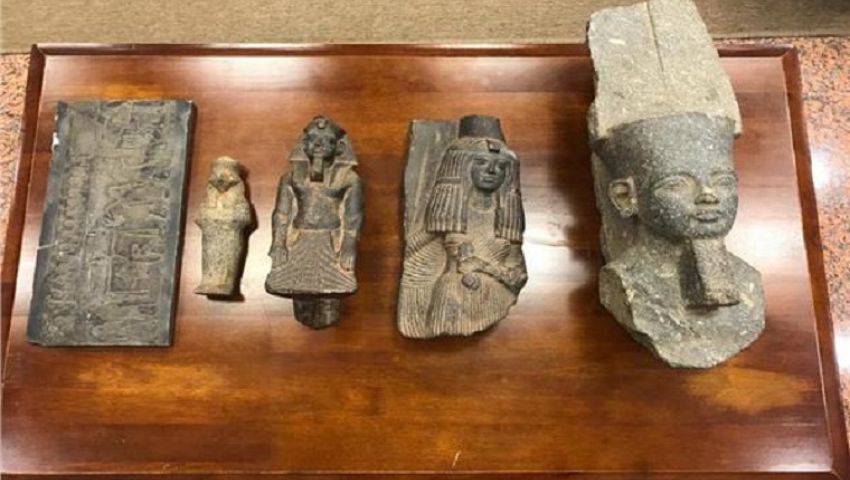 بالصور| تفاصيل ضبط جمارك الكويت آثارًا مصرية مهربة من الأقصر