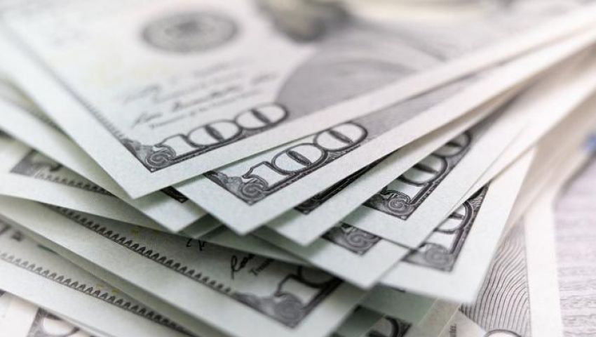 تراجع طفيف للدولار..تعرف على أسعار العملات العربية والأجنبية (فيديو)