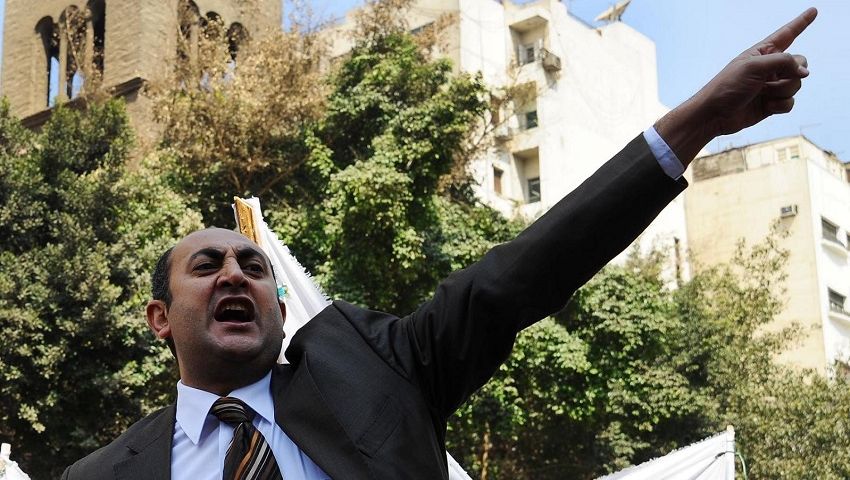 أسباب احتجاز نيابة الدقي للمحامي خالد علي
