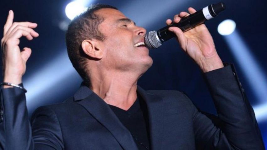 عمرو دياب يُشعل «تويتر» بعد حفله في الساحل الشمالي.. ومغردون: «لا صوت يعلو فوقه»