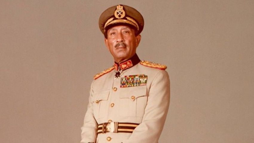 مقطع مصور نادر متداول للحظة تشيع جثمان الرئيس الراحل أنور السادات