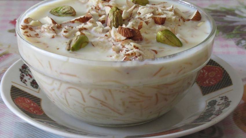 طريقة عمل الشعرية باللبن والمكسرات