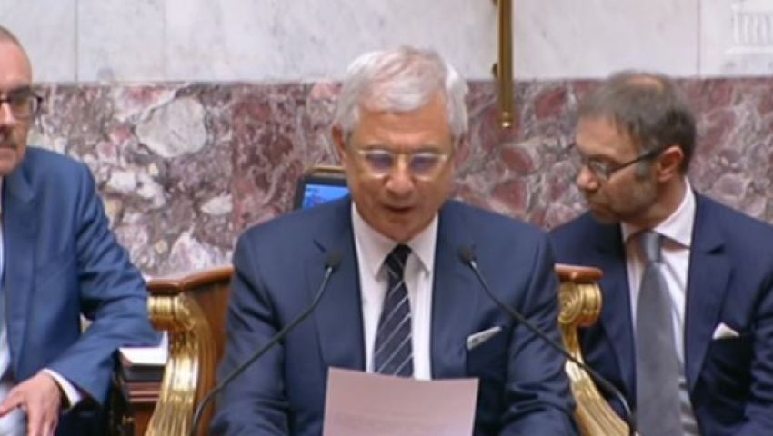 فيديو..الحكومة تنجو من حجب الثقة بالبرلمان الفرنسي