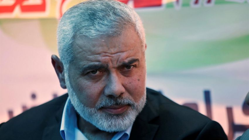 هنية يشيد بمواصلة المعتقلين الفلسطينيين إضرابهم عن الطعام