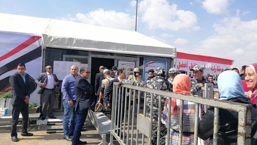 استفتاء التعديلات الدستورية | صور..إقبال بإمبابة والمطار.. و«والي» تصوت بالعجوزة