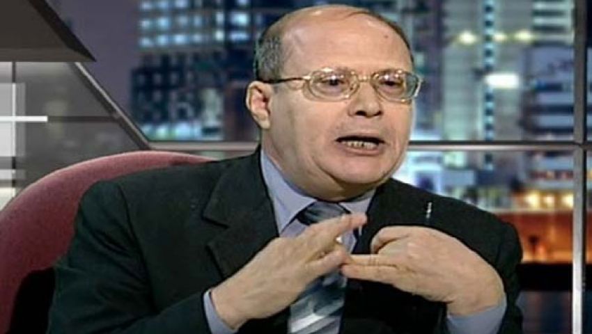 قنديل: لا فرق بين المعزول والمخلوع