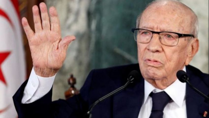 عقب وعكته الصحية.. السبسي يدعو لانتخابات تشريعية ورئاسية في تونس