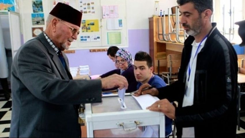 سياسي أردني: الانتخابات البرلمانية بالجزائر جزء من العودة لديكور الديمقراطية